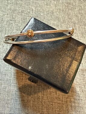 Vintage henri bendel Elegant Two-Tone Accent Complementary Bangle Set